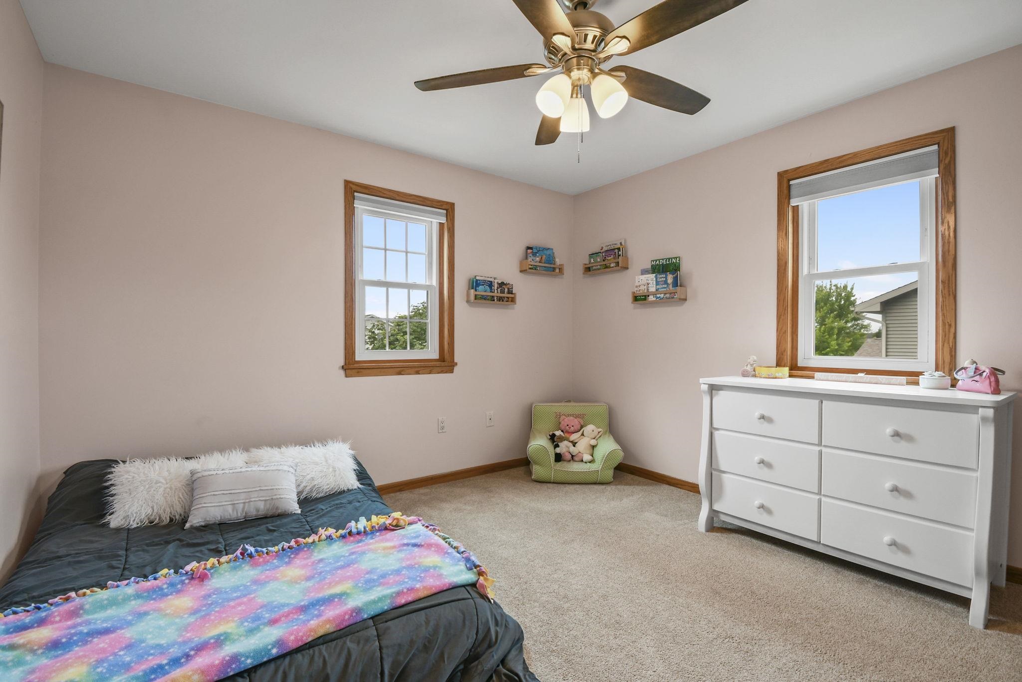 805 Violet Lane Oregon, WI 53575 - Photo 21 of 47