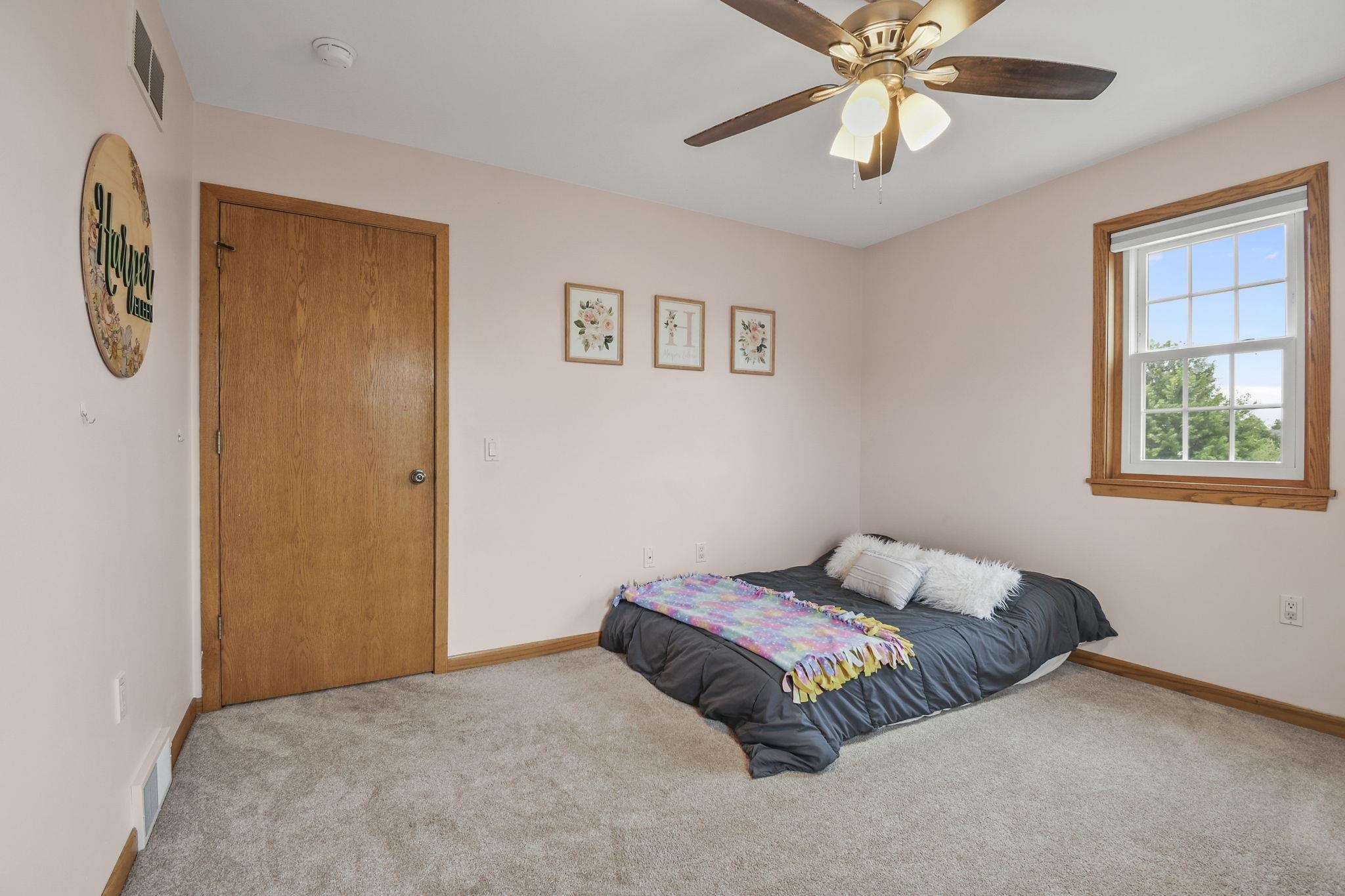 805 Violet Lane Oregon, WI 53575 - Photo 22 of 47