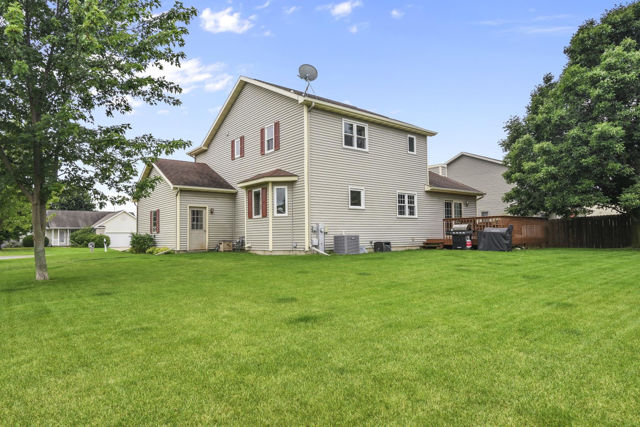 805 Violet Lane Oregon, WI 53575 - Photo 39 of 47