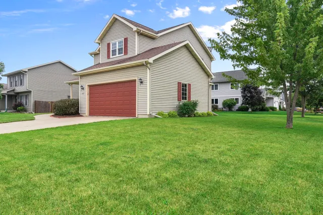 $499,900 | 805 Violet Lane, Oregon, WI 53575