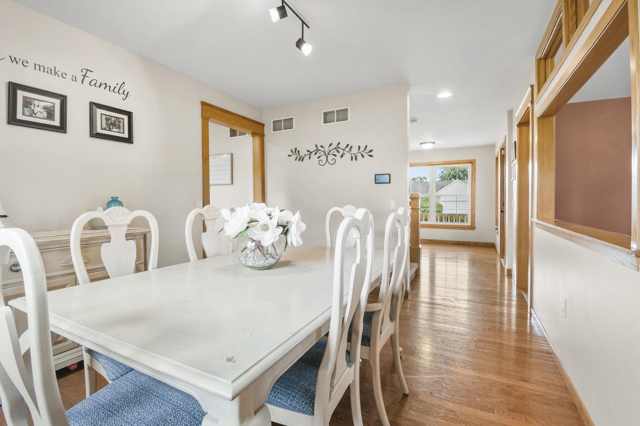 805 Violet Lane Oregon, WI 53575 - Photo 9 of 47