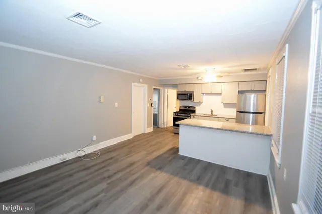 $1,400 | 374 Farnsworth Avenue, Bordentown, NJ 08505