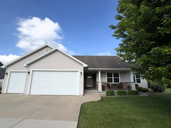 $510,000 | 1578 Lone Oak Drive, Neenah, WI 54956