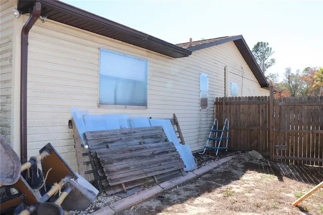 a house view with a outdoor space
