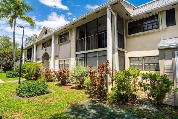 $2,200 | 811 Northeast 199th Street, Unit 20633, Miami, FL 33179