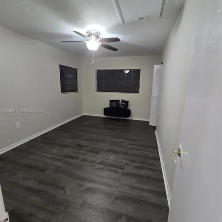 $2,200 | 811 Northeast 199th Street, Unit 20633, Miami, FL 33179