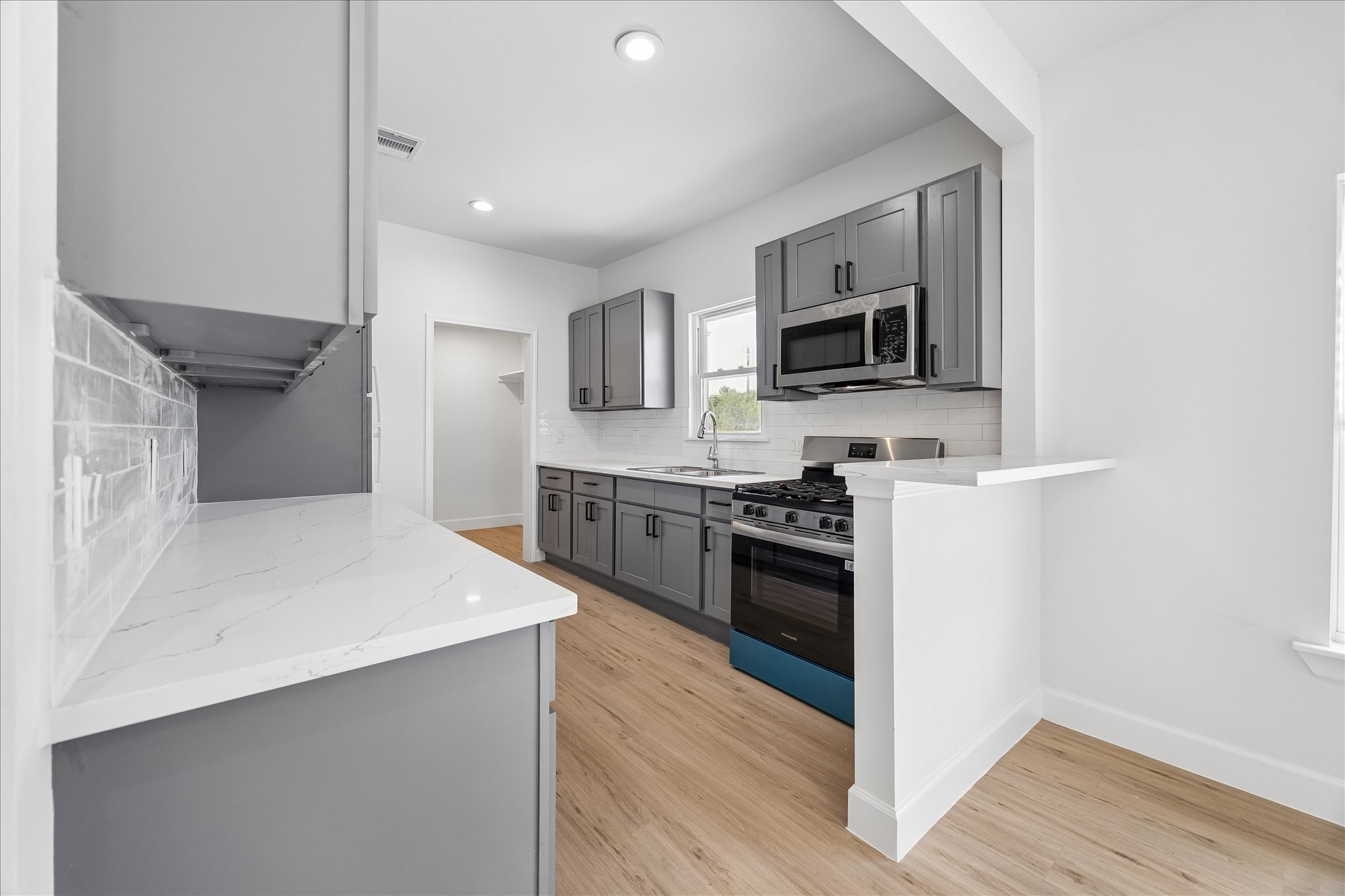 7702 Sealey Street Houston, TX 77088 - Photo 14 of 25