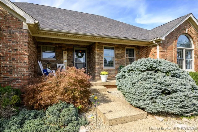 $489,900 | 6701 Principle Lane, Charlestown, IN 47111