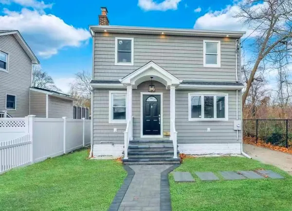 $898,000 | 498 Farmers Avenue, Bellmore, NY 11710
