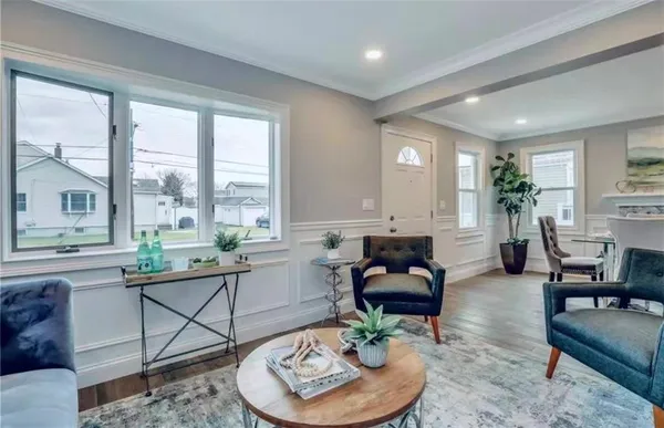 $898,000 | 498 Farmers Avenue, Bellmore, NY 11710