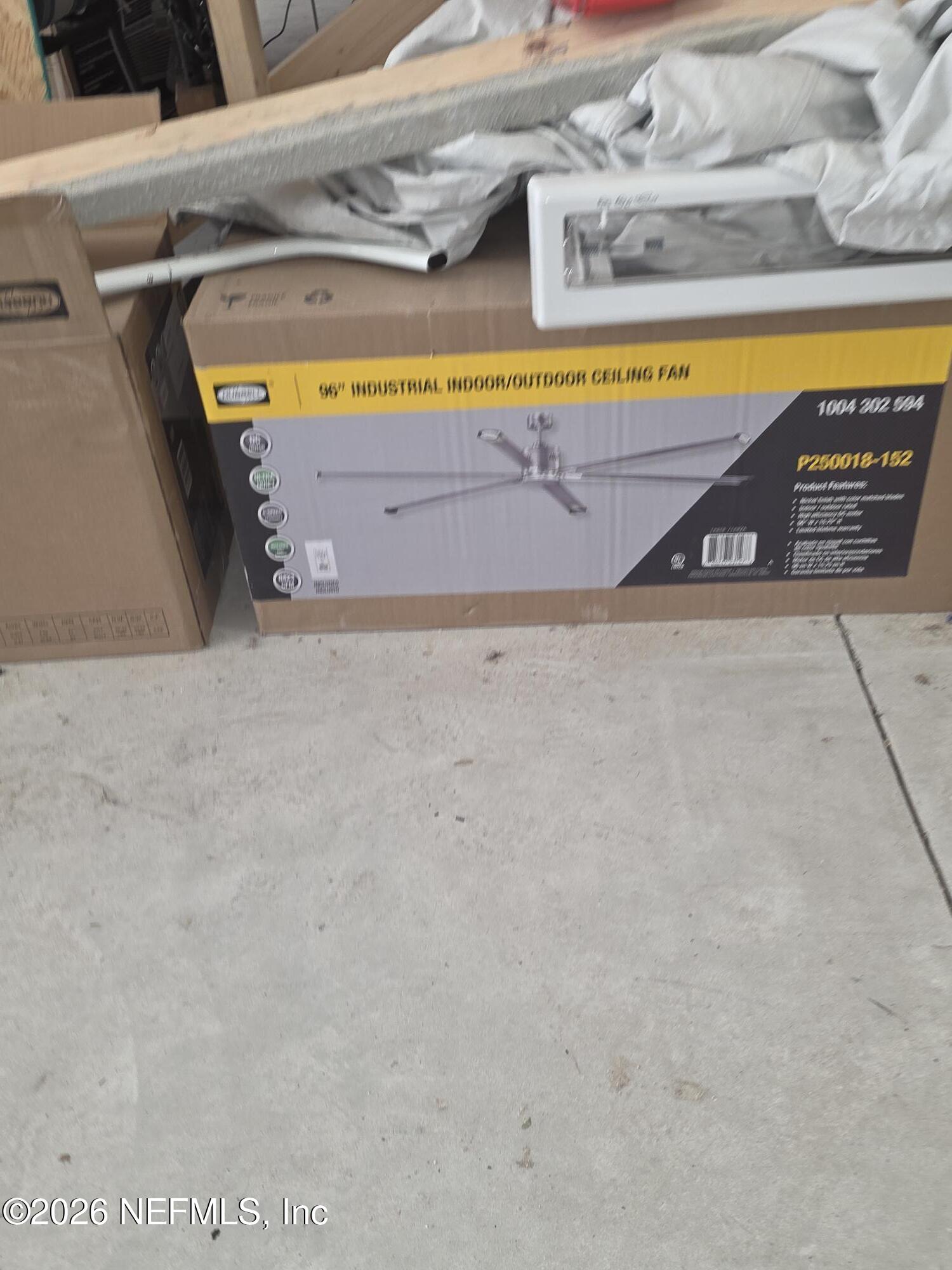 508 Edgewood Avenue Crescent City, FL 32112 - Photo 56 of 71 a swimming pool with an outdoor space and swimming pool