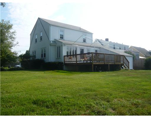 324 Aqueduct Road Cranston, RI 02910 - Photo 10 of 12 Exterior Back.