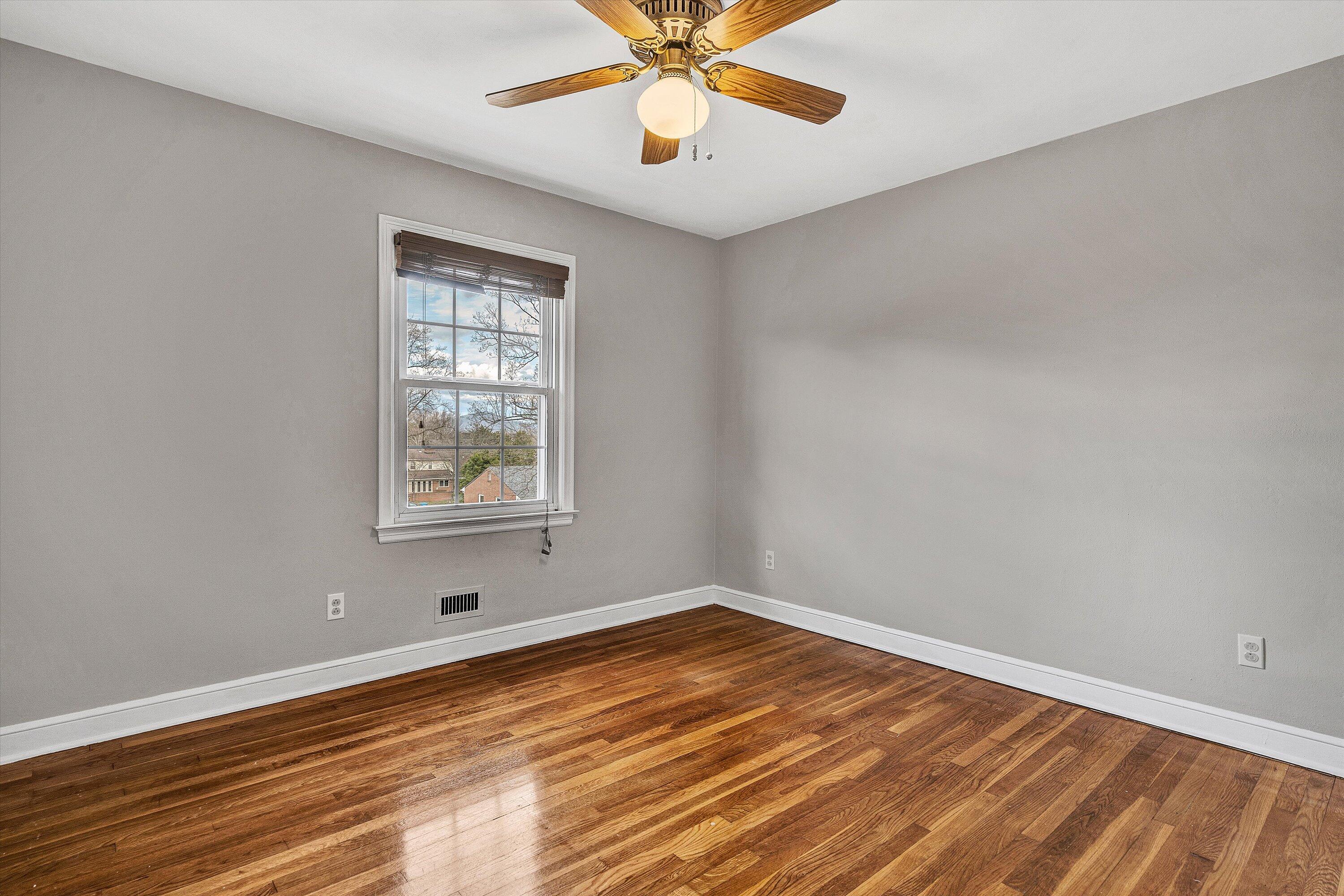 1624 Blair Road Southwest Roanoke, VA 24015 - Photo 26 of 49 26-SGM-06157