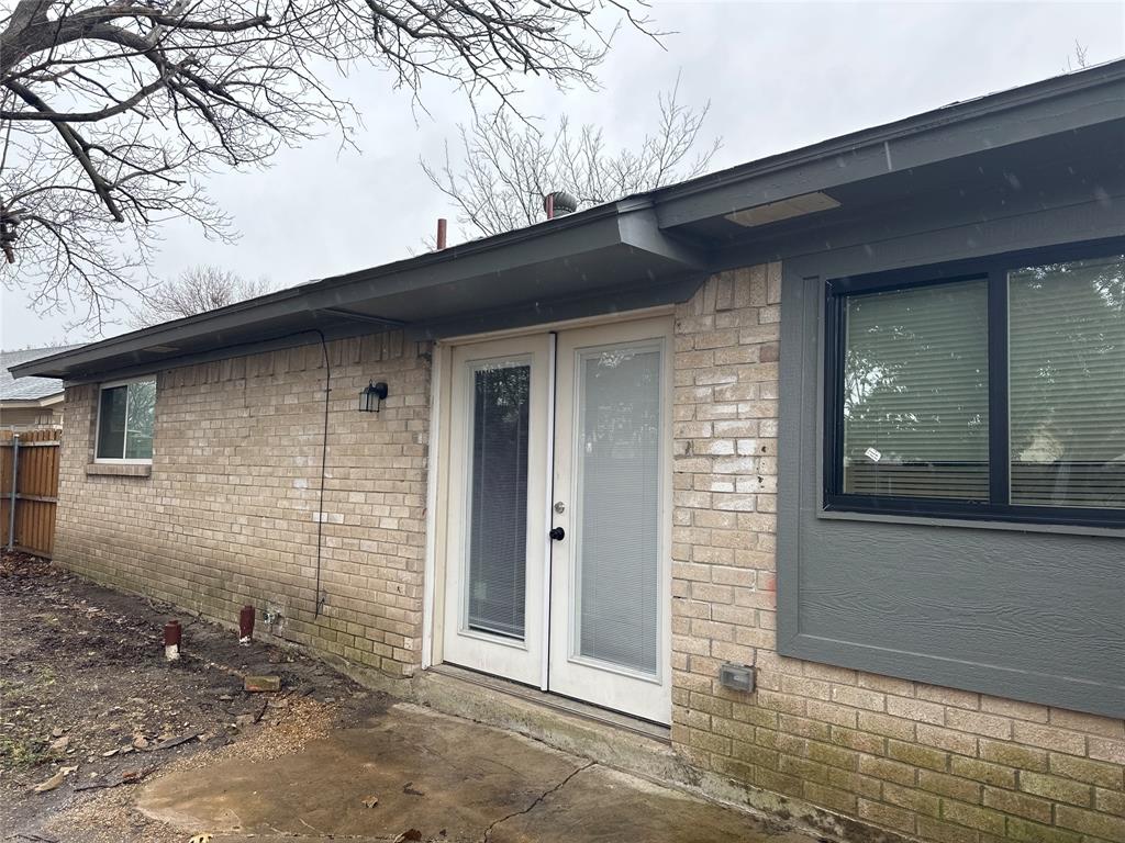 1017 Pleasant Valley Road Garland, TX 75040 - Photo 15 of 16