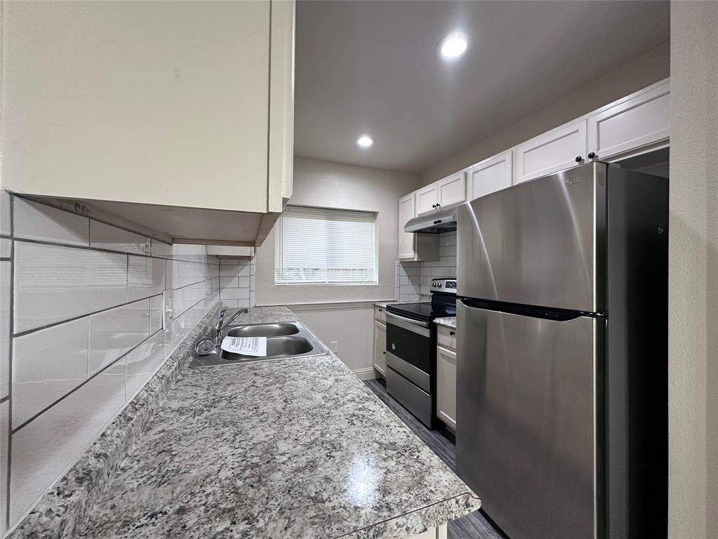 1017 Pleasant Valley Road Garland, TX 75040 - Photo 3 of 16