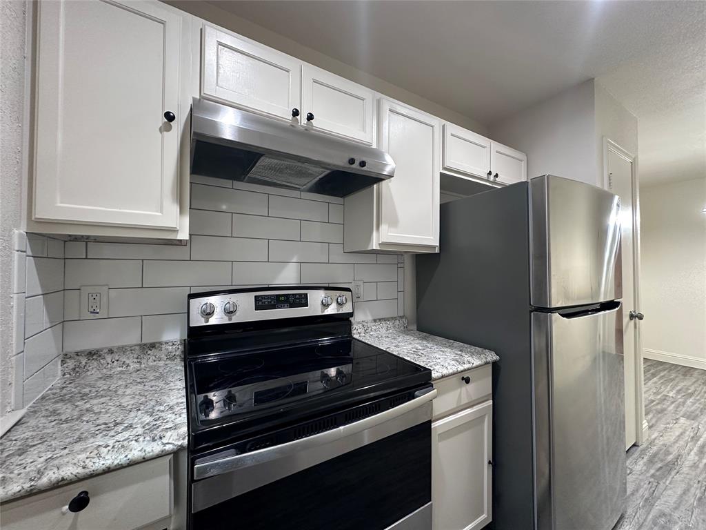 1017 Pleasant Valley Road Garland, TX 75040 - Photo 5 of 16