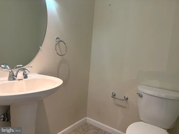 $1,850 | 250 South Reynolds Street, Unit 805, Alexandria, VA 22304