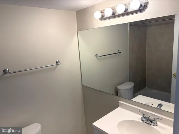 $1,850 | 250 South Reynolds Street, Unit 805, Alexandria, VA 22304