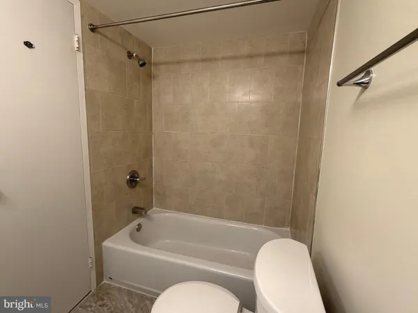 $1,850 | 250 South Reynolds Street, Unit 805, Alexandria, VA 22304