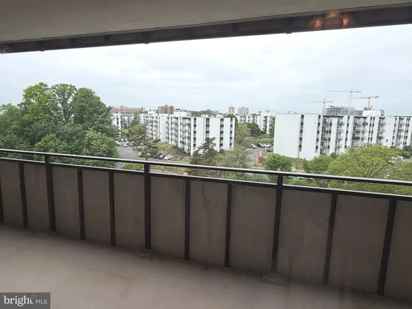 $1,850 | 250 South Reynolds Street, Unit 805, Alexandria, VA 22304