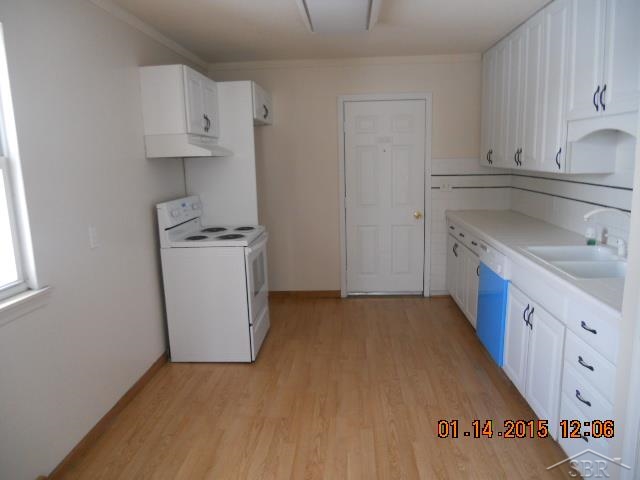 5843 Garfield Road Freeland, MI 48623 - Photo 2 of 11 Kitchen