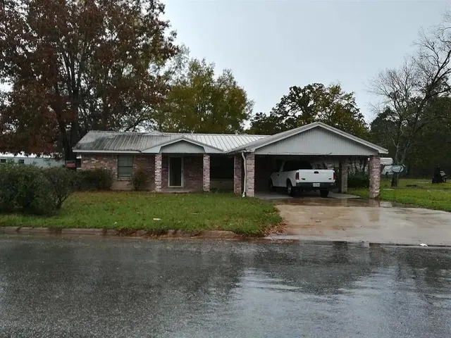 $1,200 | 1214 Martin Luther King Drive, Livingston, TX 77351