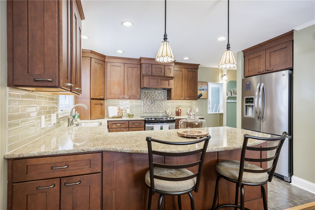 483 Oakwood Road Greece, NY 14616 - Photo 14 of 36