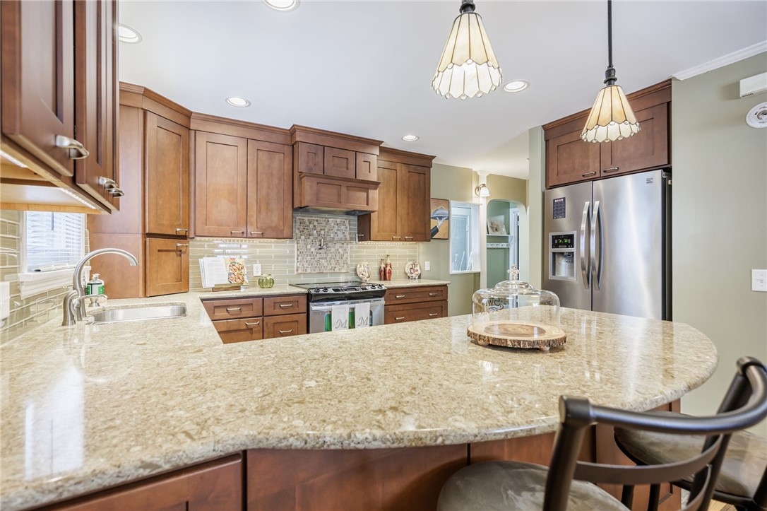 483 Oakwood Road Greece, NY 14616 - Photo 15 of 36