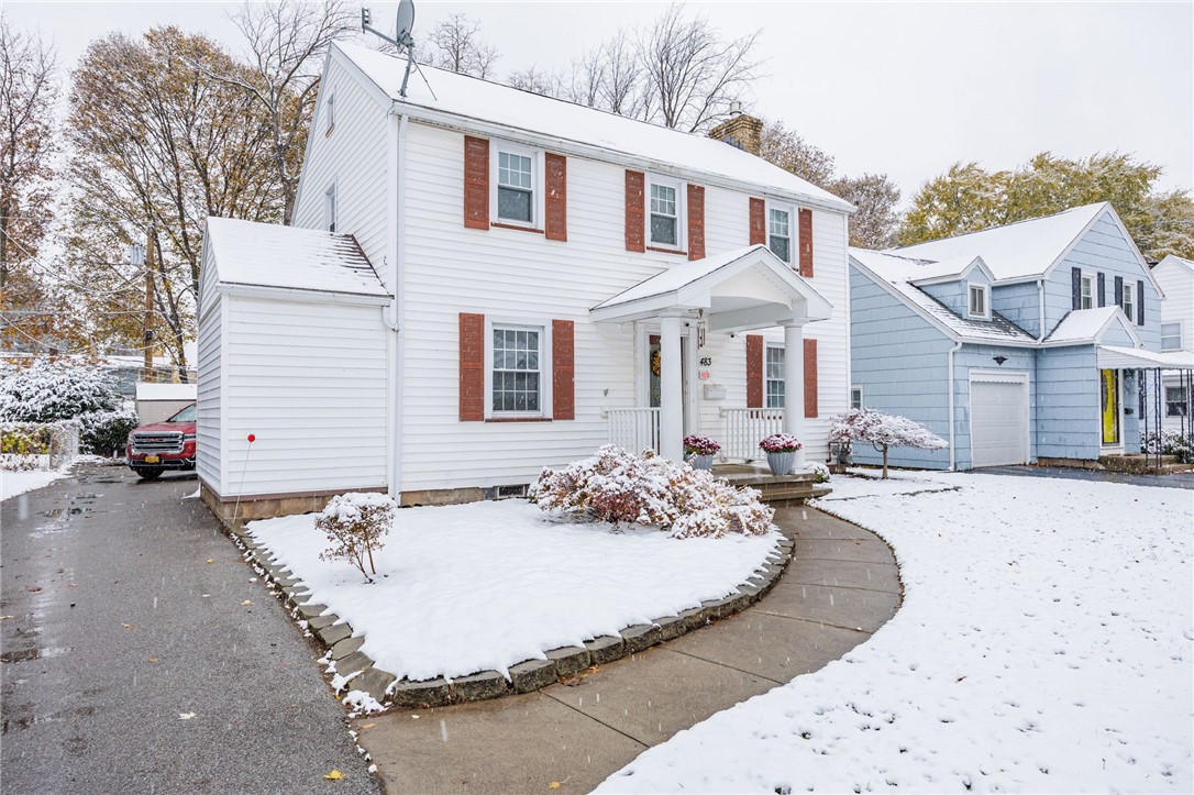483 Oakwood Road Greece, NY 14616 - Photo 5 of 36 Beautiful Landscaped flower beds.