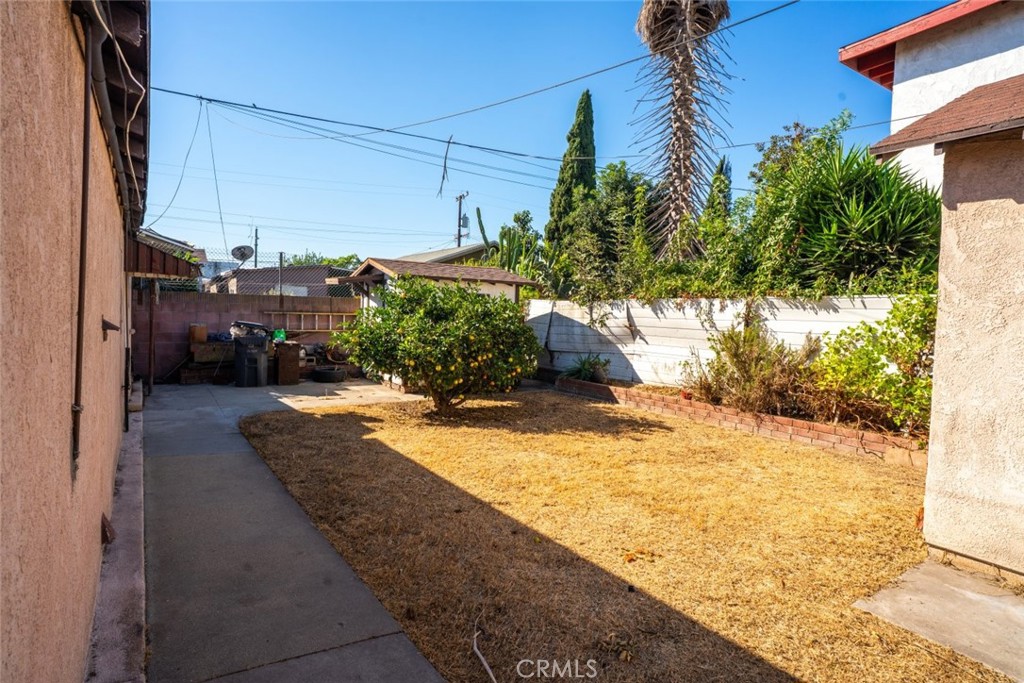 814 West Maple Street Compton, CA 90220 - Photo 9 of 13 a view of a backyard of the house