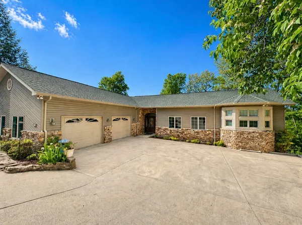 $1,100,000 | 43 Markham Terrace, Crossville, TN 38558