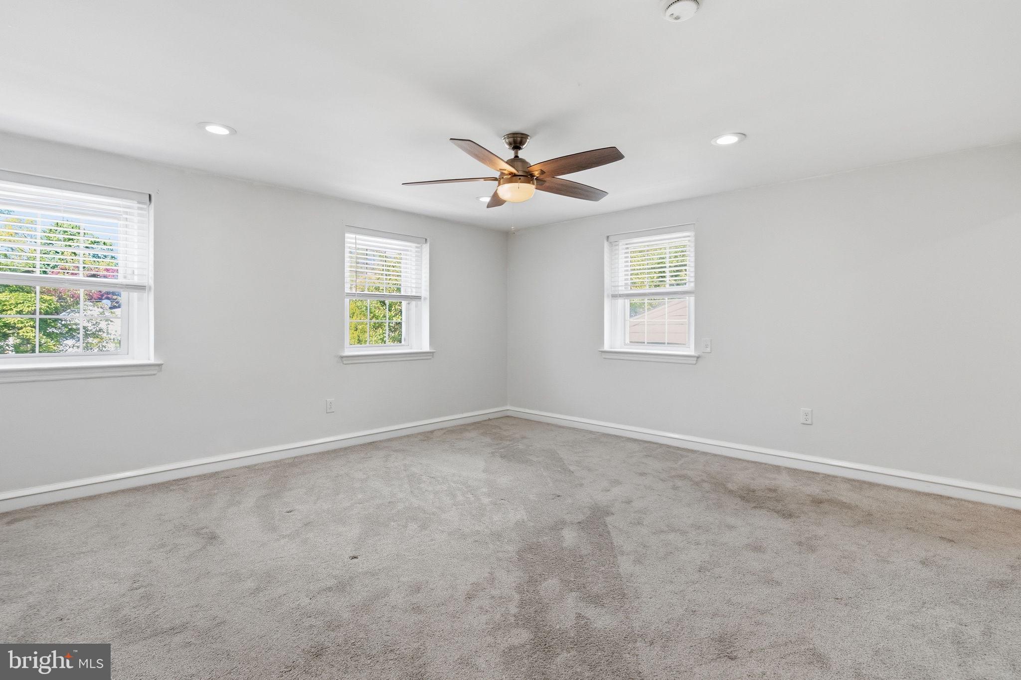 525 Broadview Road Upper Darby, PA 19082 - Photo 25 of 43 Spacious Primary Bedroom