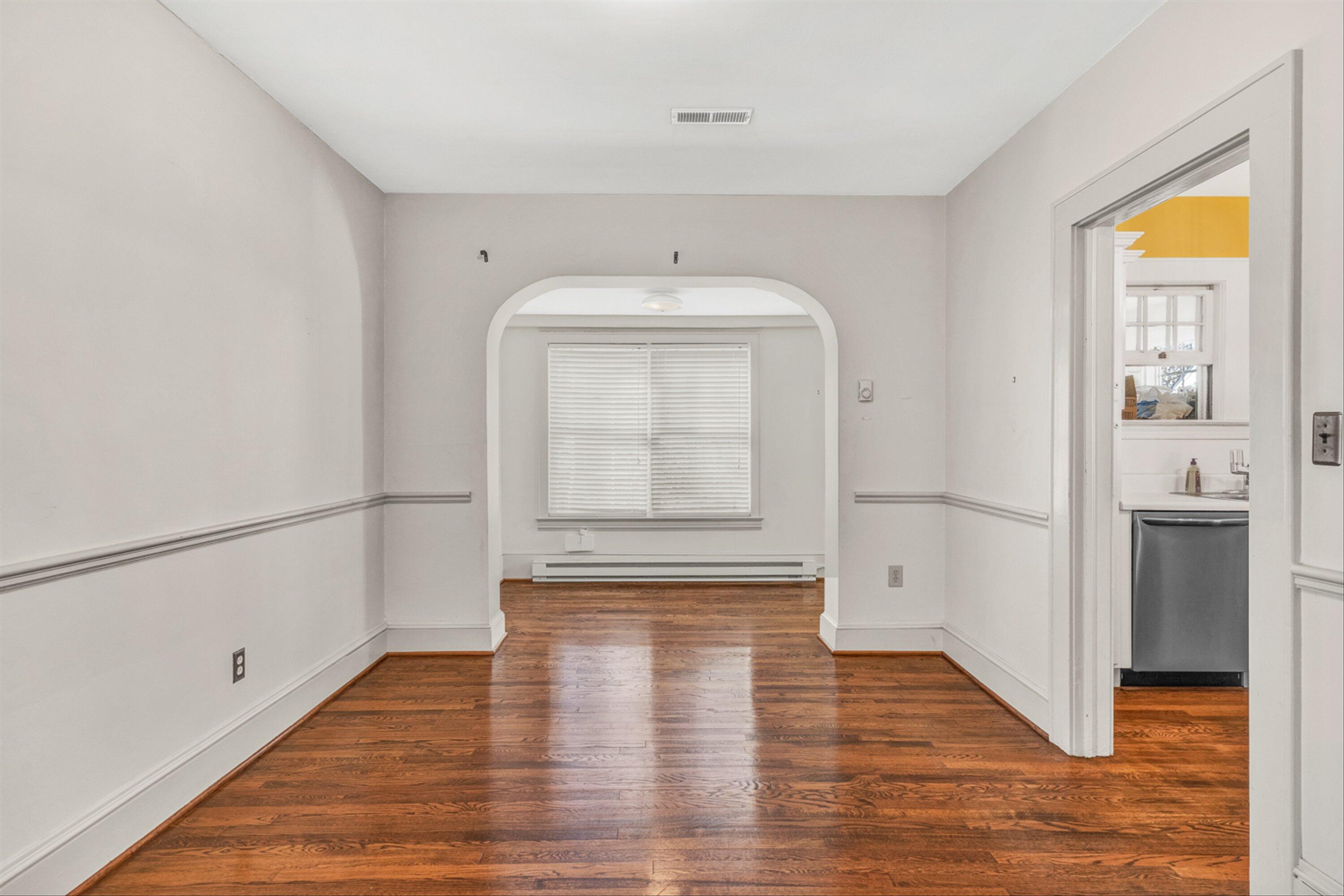 2509 Tillett Road Southwest Roanoke, VA 24015 - Photo 6 of 15 06-DSC1840