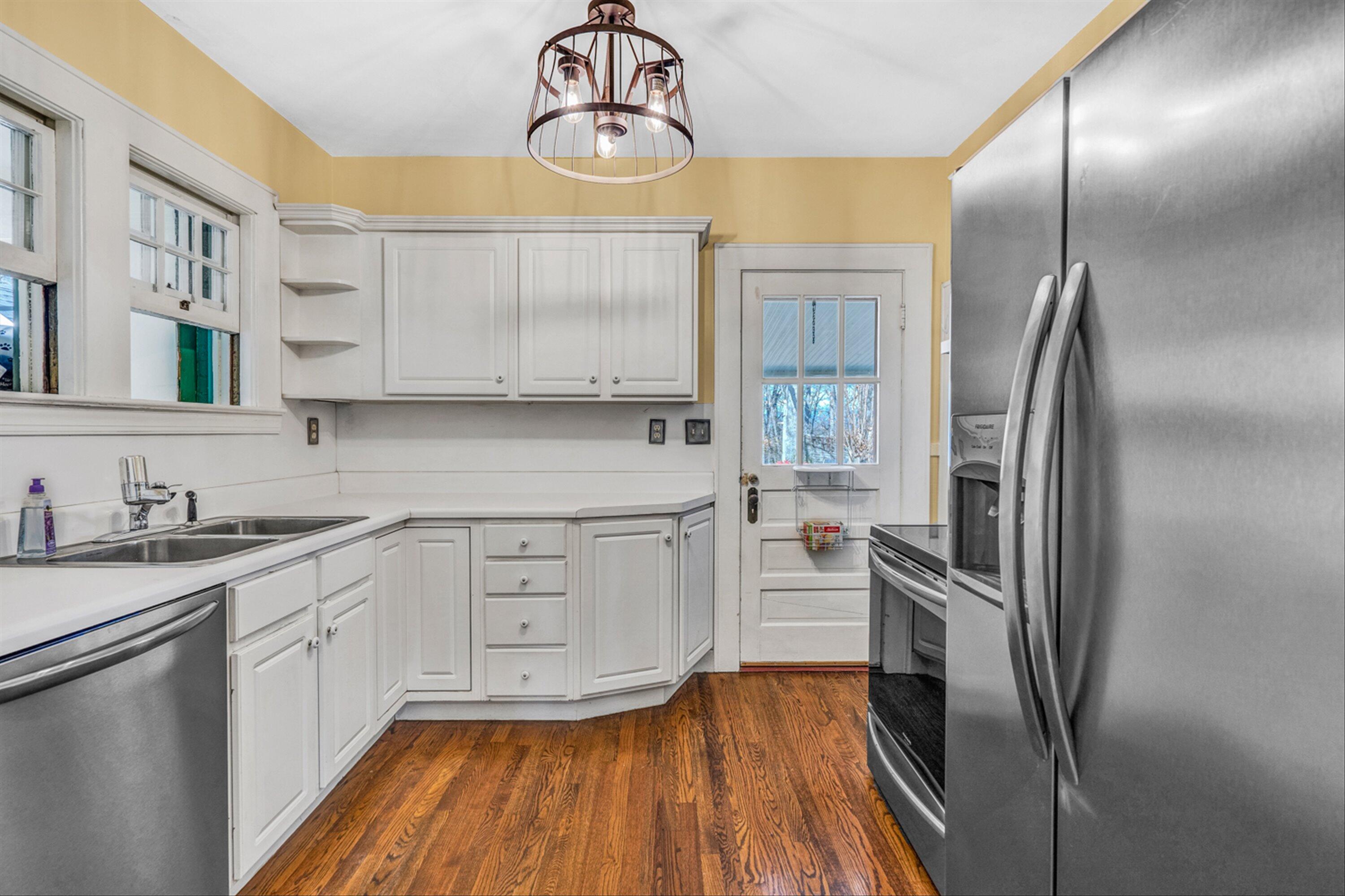 2509 Tillett Road Southwest Roanoke, VA 24015 - Photo 9 of 15 09-DSC1849