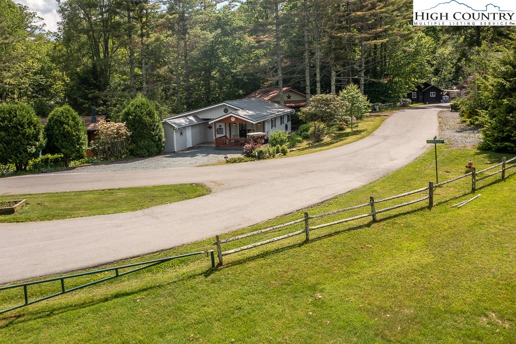 10 Overlook Road Newland, NC 28657 - Photo 38 of 50 a view of a back yard with an outdoor space