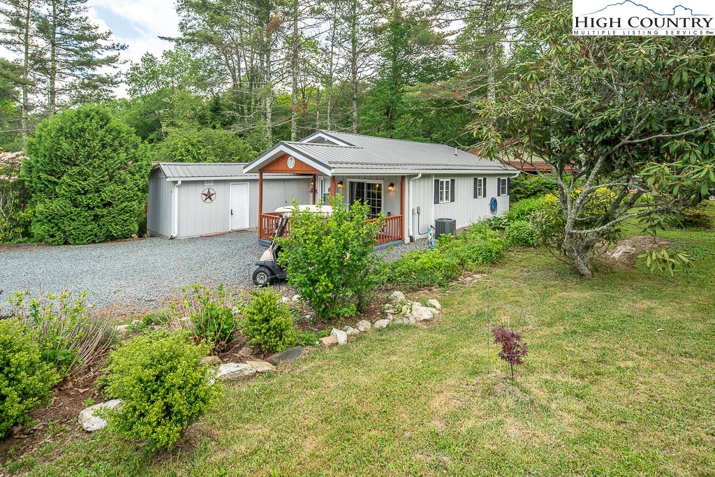 10 Overlook Road Newland, NC 28657 - Photo 39 of 50 a view of a house with garden