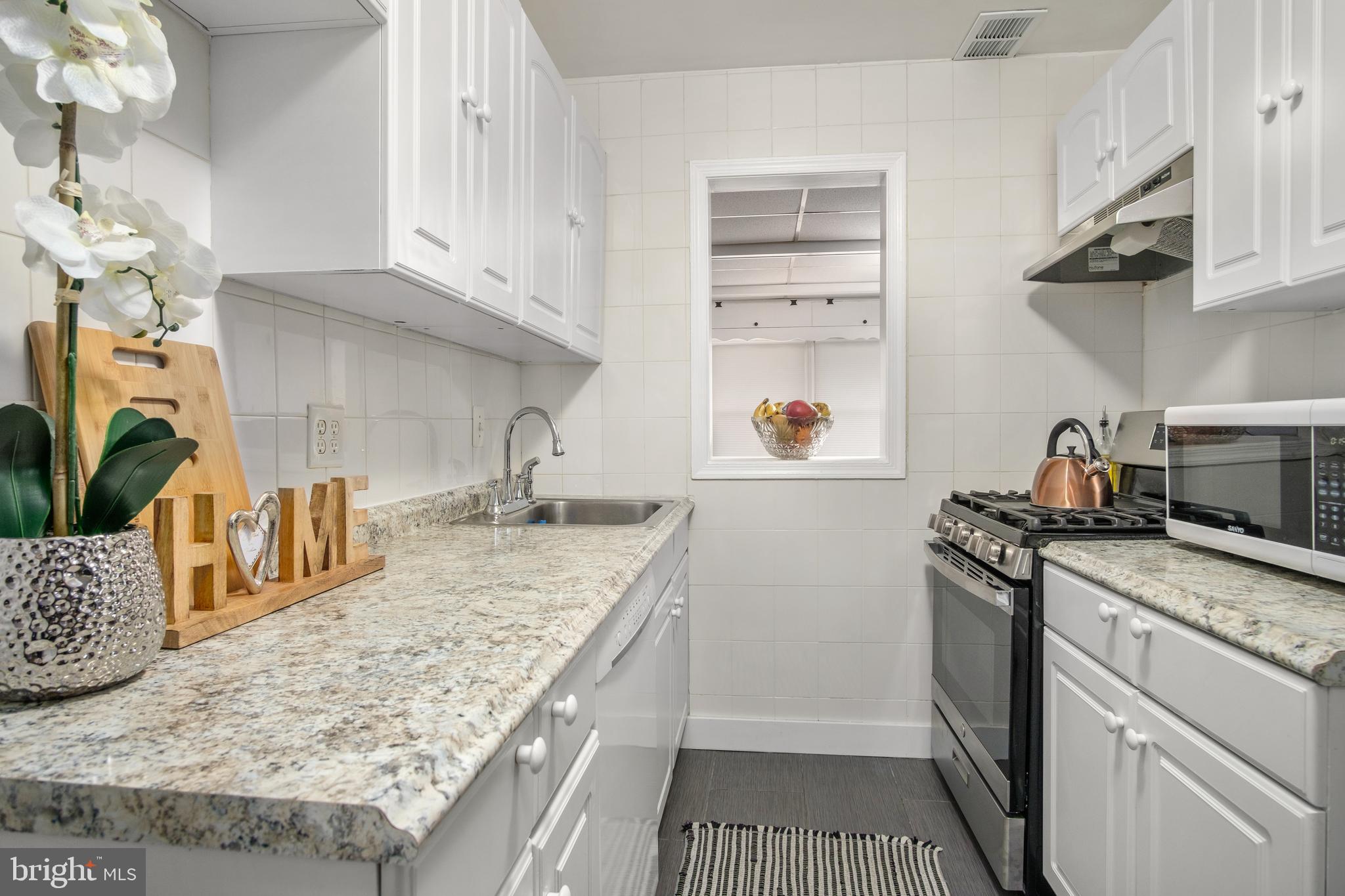 6606 Riggs Road Hyattsville, MD 20783 - Photo 13 of 37 kitchen