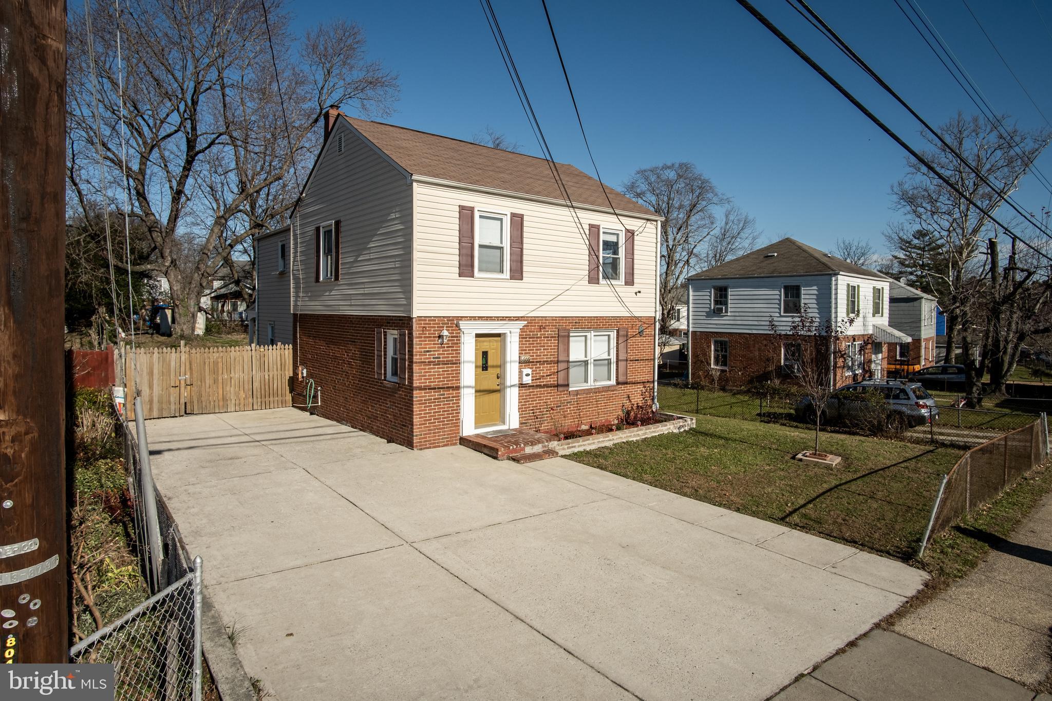 6606 Riggs Road Hyattsville, MD 20783 - Photo 3 of 37 large multi car driveway