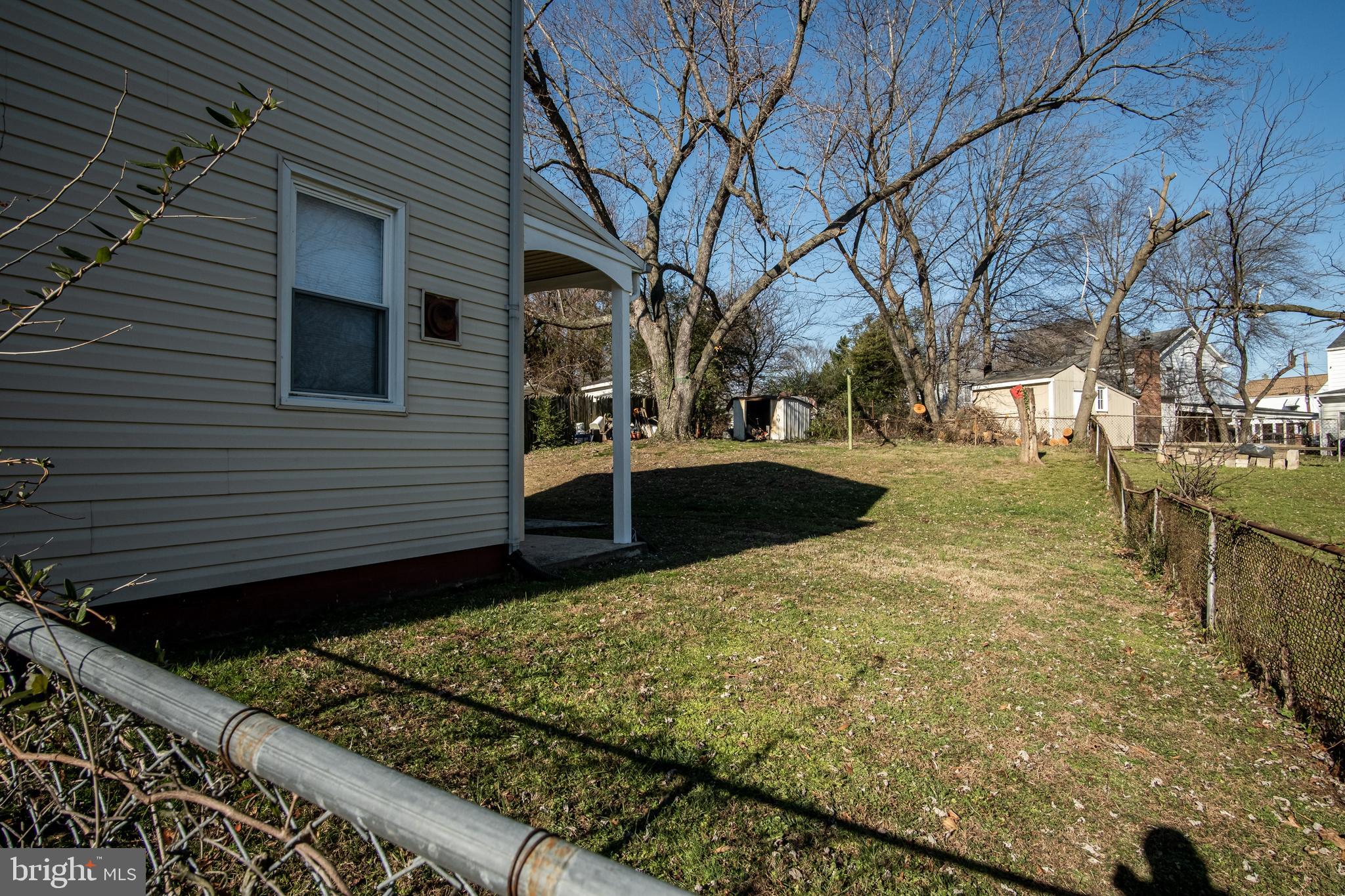 6606 Riggs Road Hyattsville, MD 20783 - Photo 6 of 37 large side yard