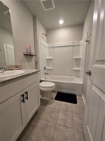 $299,900 | 8060 Olde Town Court, Alexandria, LA 71303