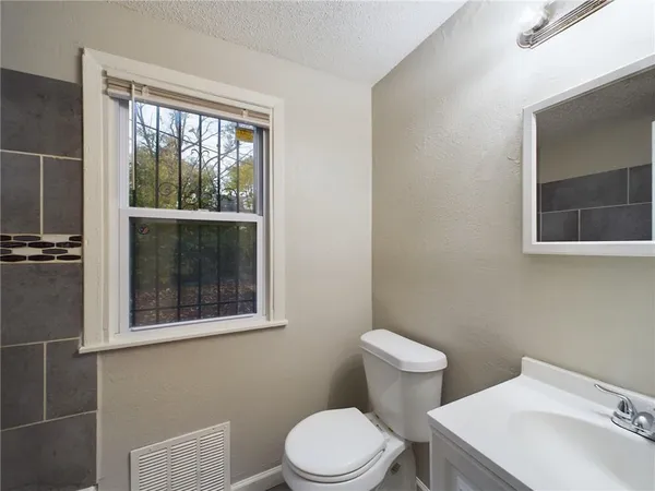 $139,900 | 2816 East 63rd Street, Kansas City, MO 64130