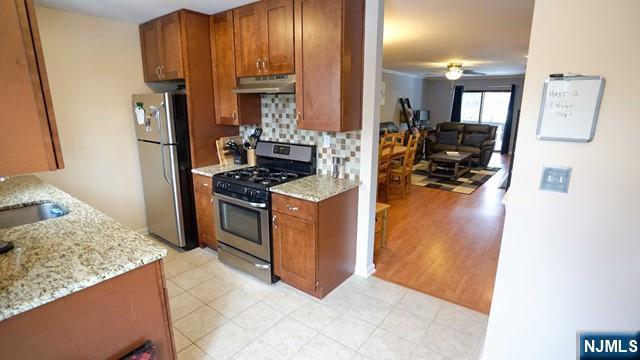 1806 Faulkner Court Mahwah, NJ 07430 - Photo 3 of 13