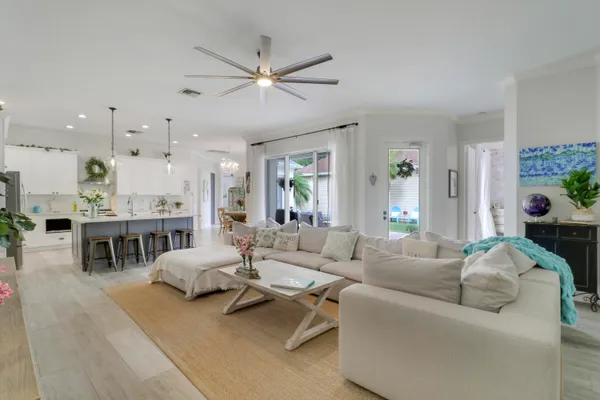 $1,099,000 | 322 Marlberry Circle, Jupiter, FL 33458