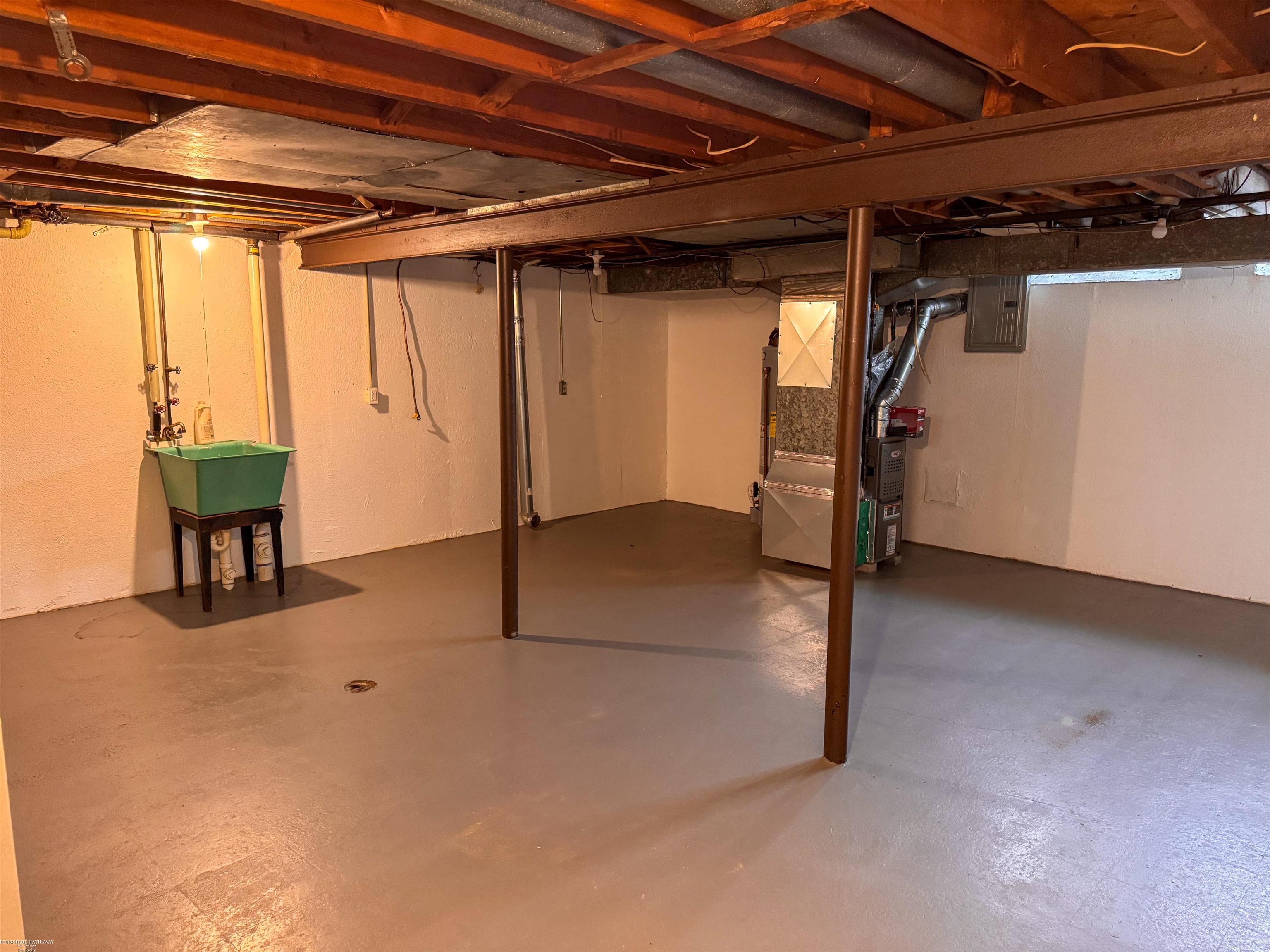 8653 Sterling Street Center Line, MI 48015 - Photo 9 of 9