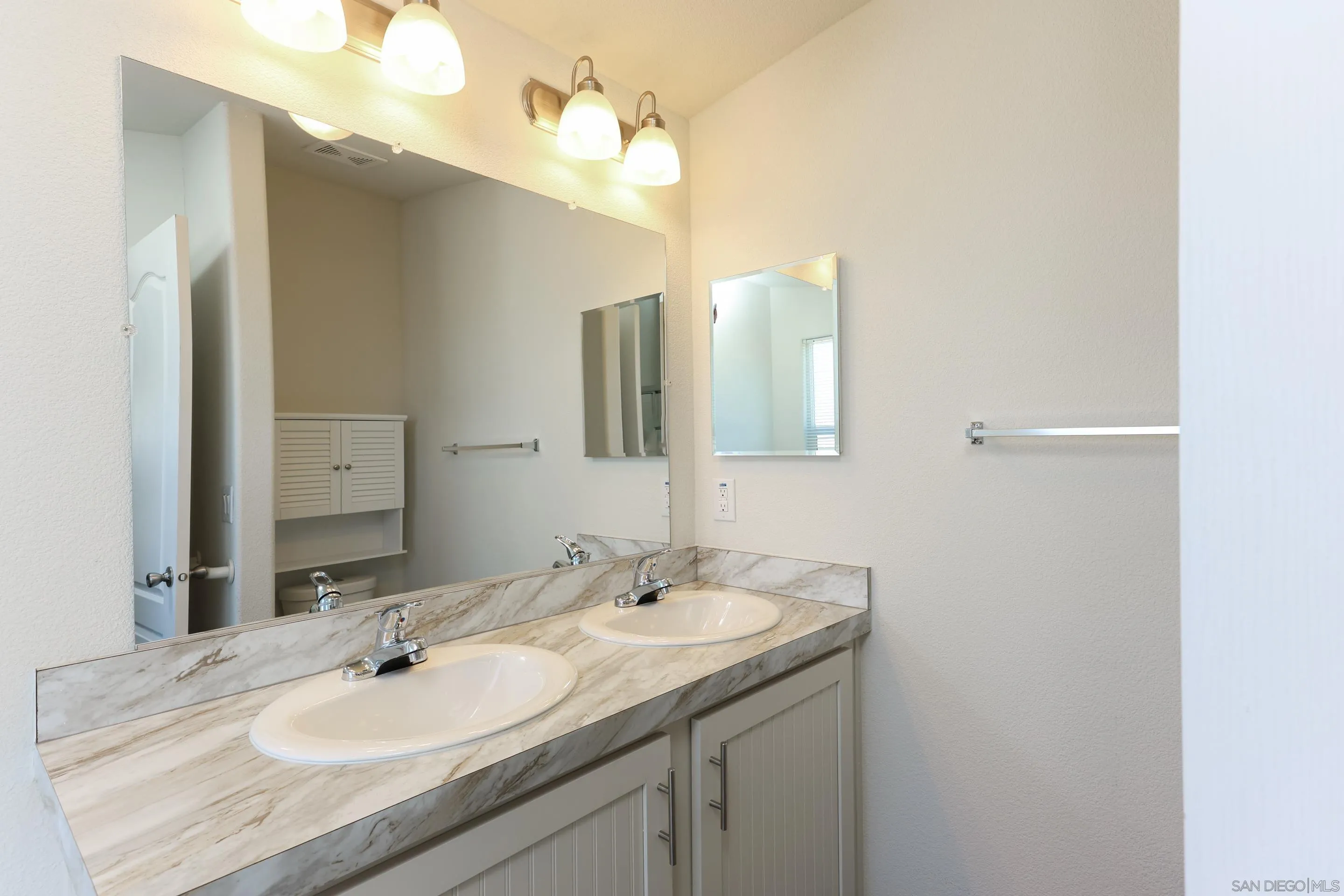 62 Hummingbird Lane Oceanside, CA 92057 - Photo 17 of 37