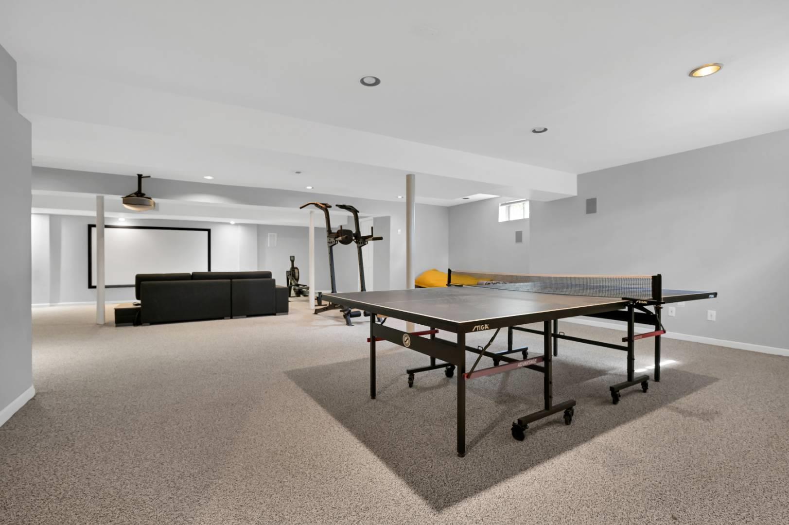 26 Lakeside Lane Westhampton, NY 11977 - Photo 17 of 24 a workspace with furniture and window