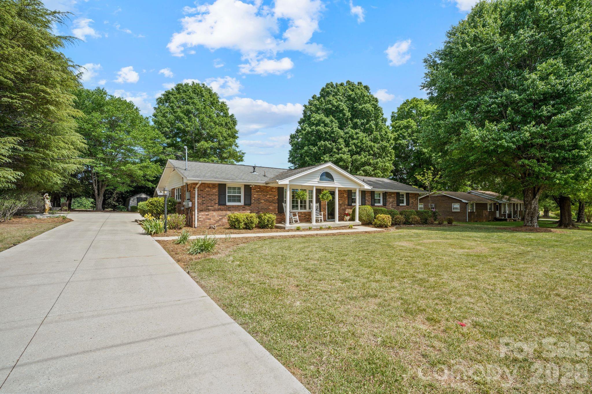 3328 Sulphur Springs Road Northeast Hickory, NC 28601 - Photo 31 of 44