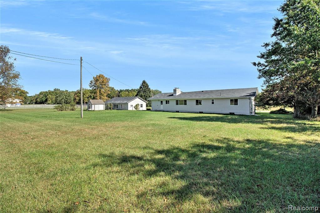 9230 Farley Road Pinckney, MI 48169 - Photo 8 of 25