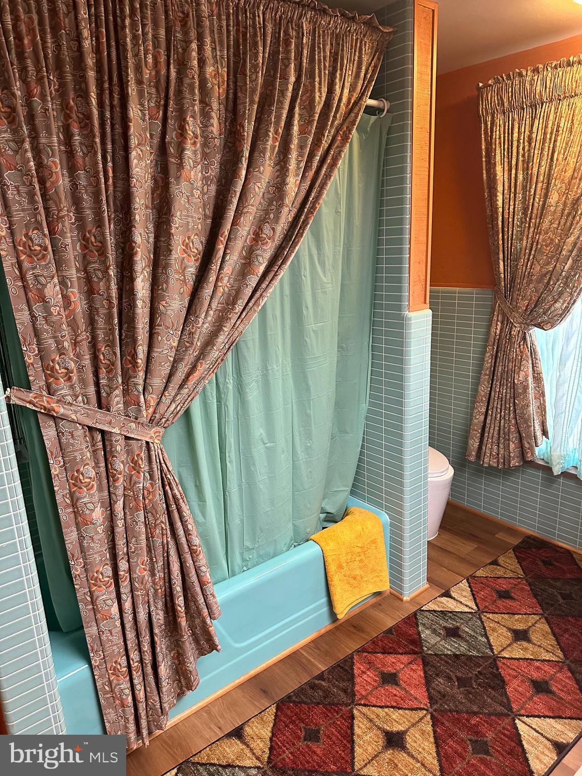 600 Glenside Road Millville, NJ 08332 - Photo 12 of 61 a backyard of a house with table and chairs