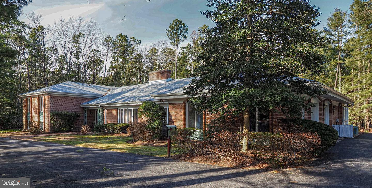 600 Glenside Road Millville, NJ 08332 - Photo 41 of 61 a front view of a house with garden